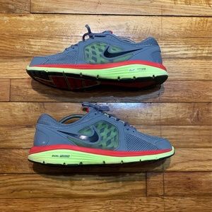 Nike dual fusion athletic shoes